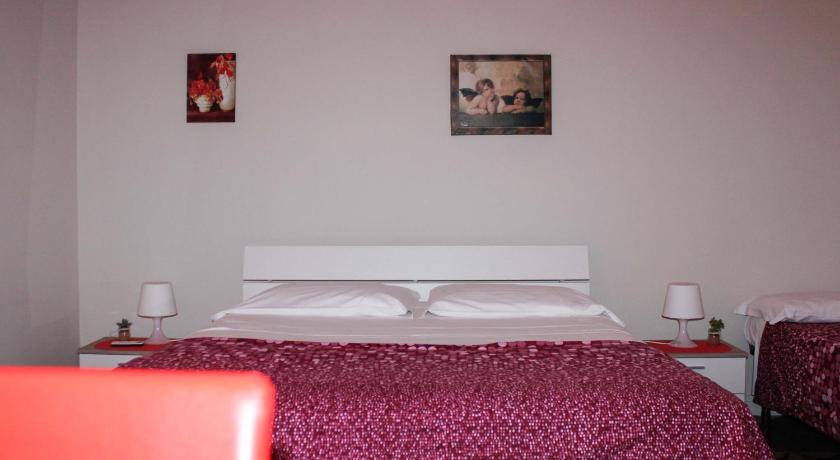 Image of Triple Room with Private Bathroom 1