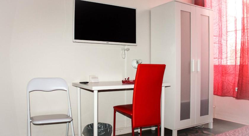 Image of Triple Room with Private Bathroom 0