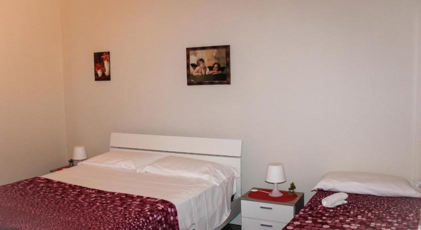 Image of Triple Room with Private Bathroom 8