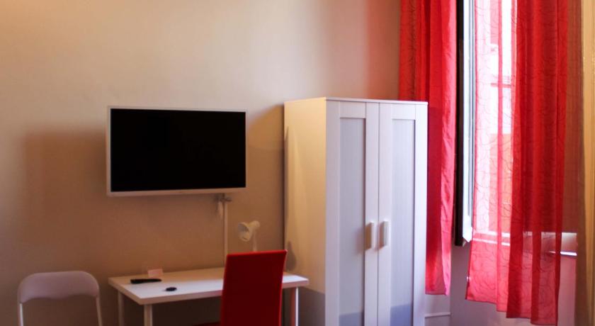 Image of Triple Room with Private Bathroom 10