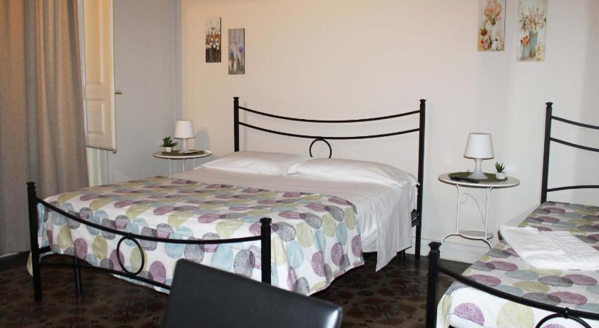 Image of Triple Room with Private Bathroom 5