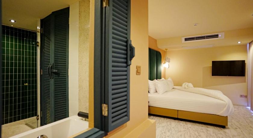 Bangkok 4 Monkeys Hotel  3-Star Hotel suite