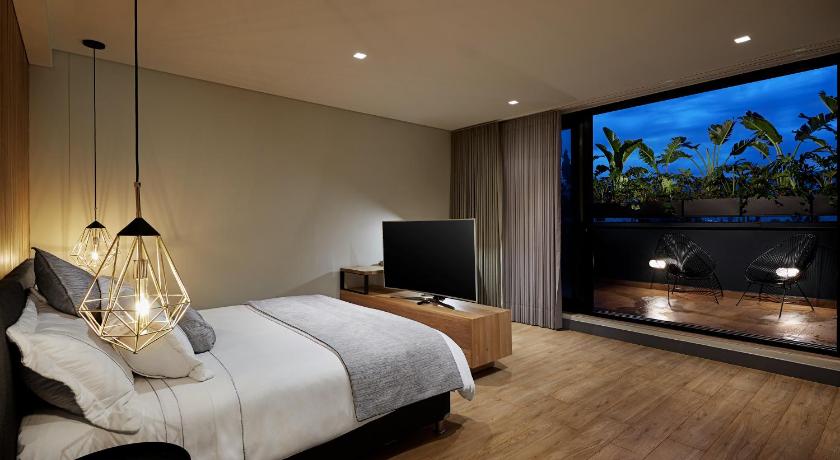 14 Urban Hotel photo