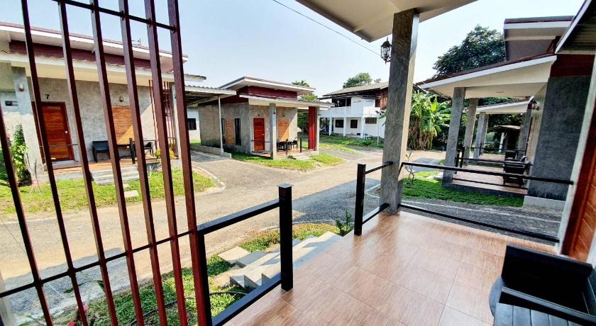 Chom Thong B-tel Chom Thong Resort Chiang Mai 2-Star Hotel exterior