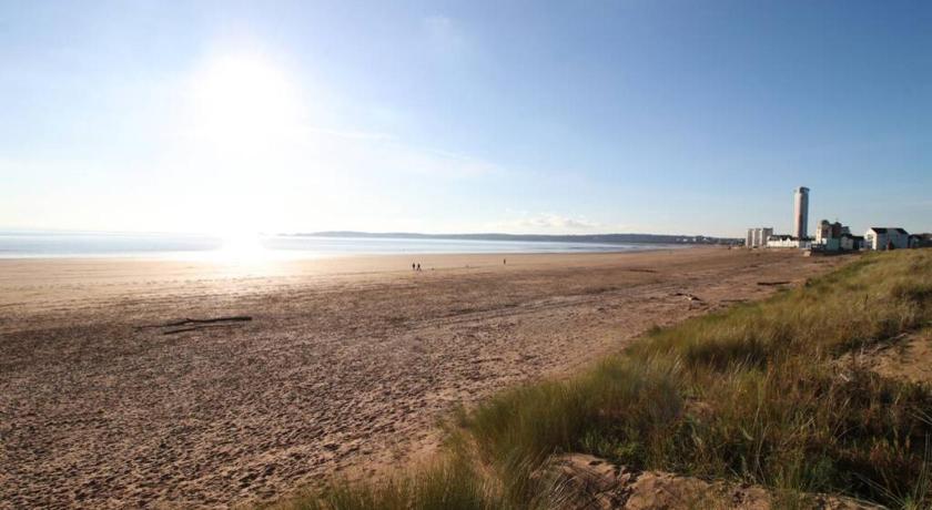 No 1 Beach Walk by Stay South Wales - FREE Parking photo