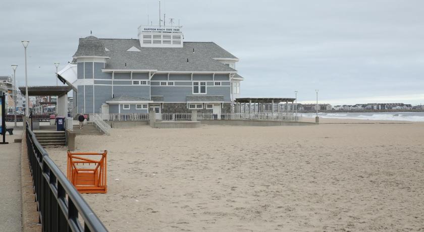 Colonial Seaside 43 photo
