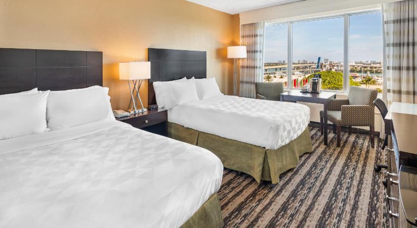 Holiday Inn Hotel Port of Miami-Downtown photo