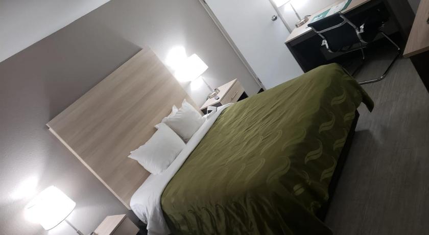 Quality Inn Airport East photo
