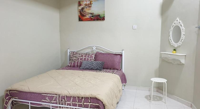 AUNI & AUJI HOMESTAY KEMAMAN photo