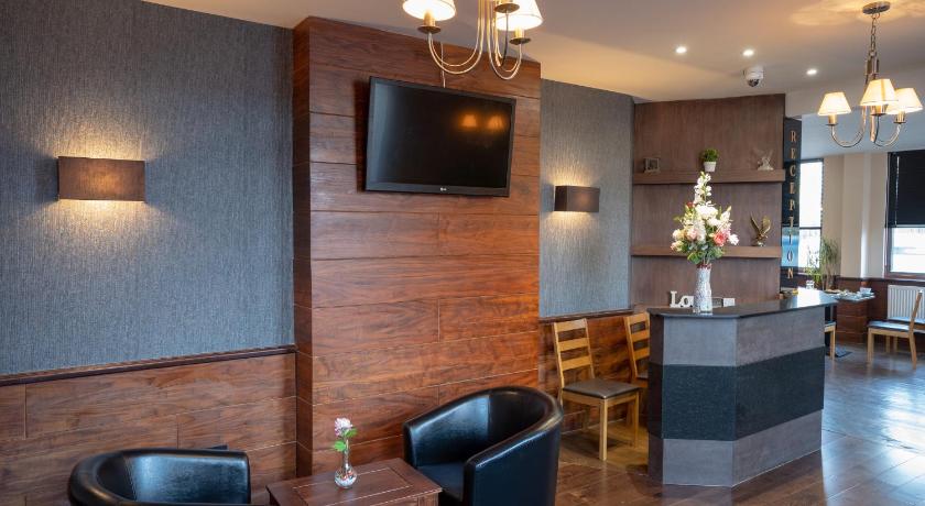 Eagle Hotel Luton Airport photo