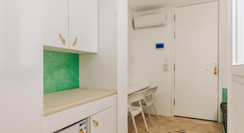 Image of Single Room 1