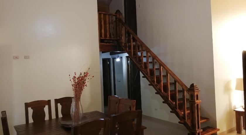 Image of Three-Bedroom House 14