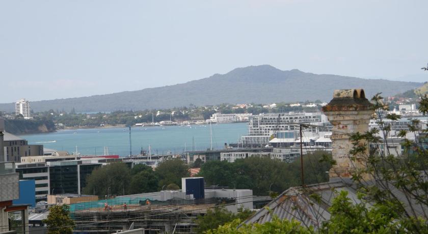 Image of Penthouse With Private Veranda 12