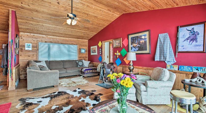 7-Acre Working Farm Near Lake Geneva Pets Welcome