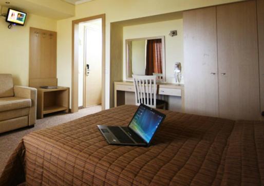 Image of Triple Room 2