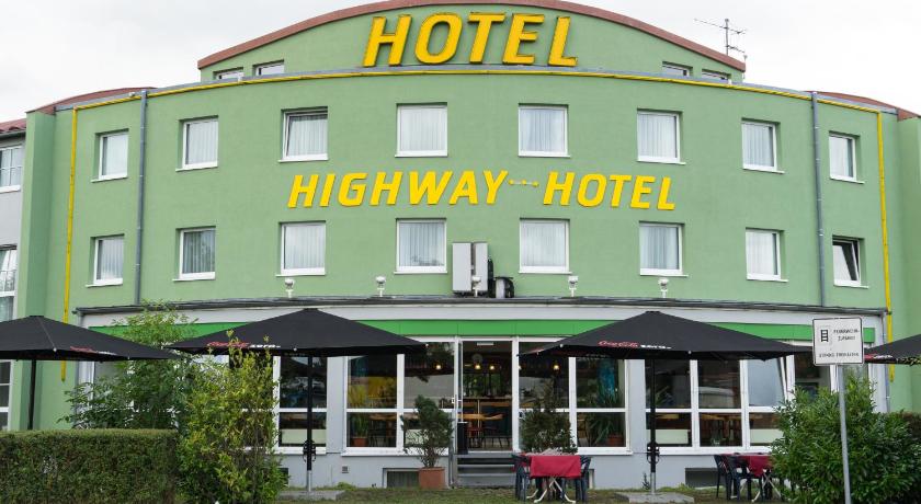 Highway Hotel