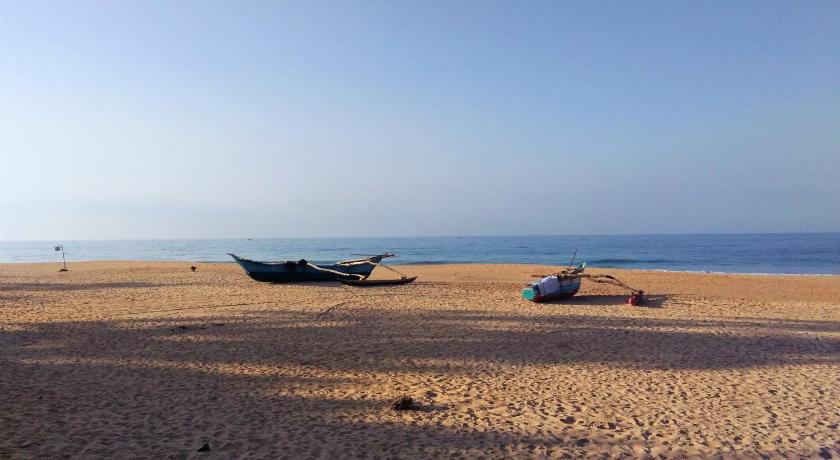 Hikkaduwa backyard beach homestay photo