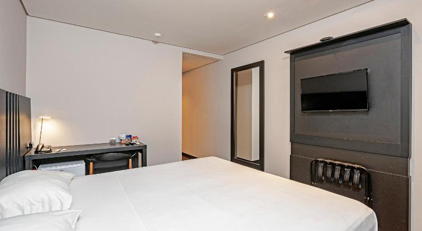 Image of Double Room - Disability Access 5