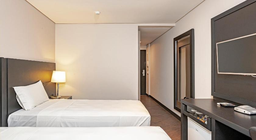 Image of Luxury Twin Room 1