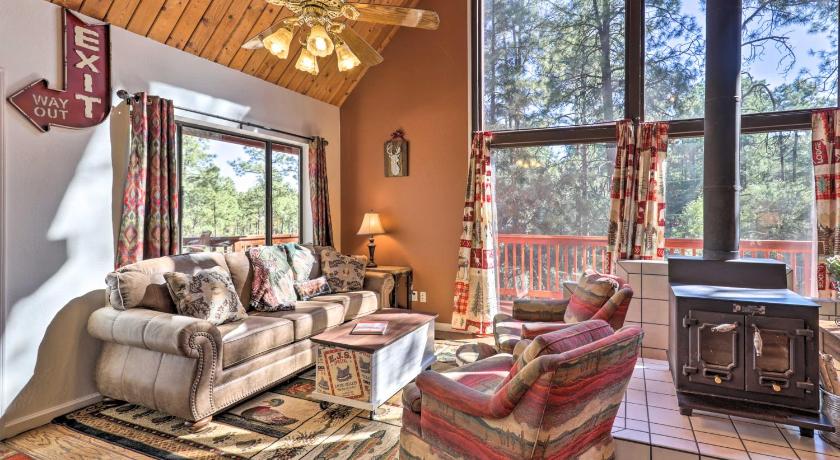 Prescott Cabin with Gas Grill about 10 Min To Downtown! — Hotel in Prescott (AZ)