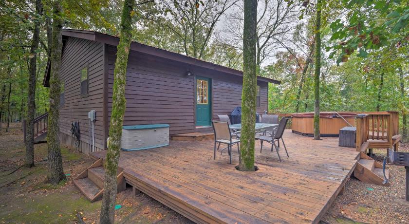 Hochatown Hideaway Hot Tub, Grill and Fire Pit! photo