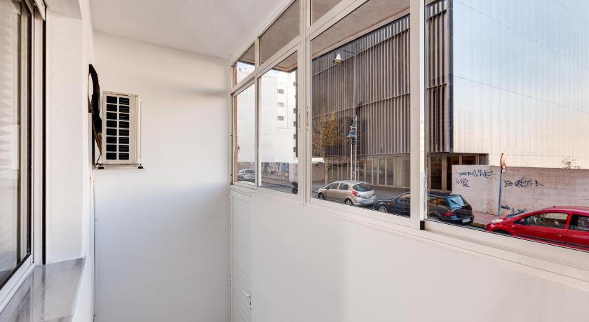 Entire house - 3 Bedroom 2 Bathroom Apartment 500 Meters From The Beach in Torrevieja - image 6