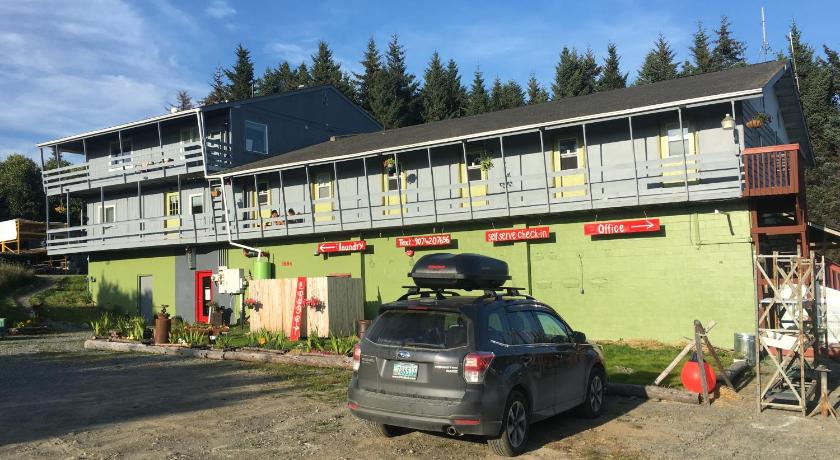 Red Door Lodge photo