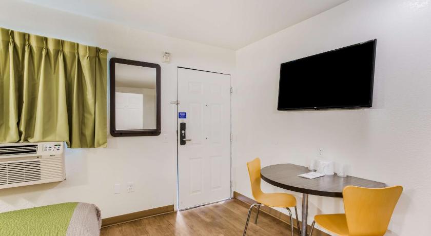 Suburban Extended Stay Bay Meadows