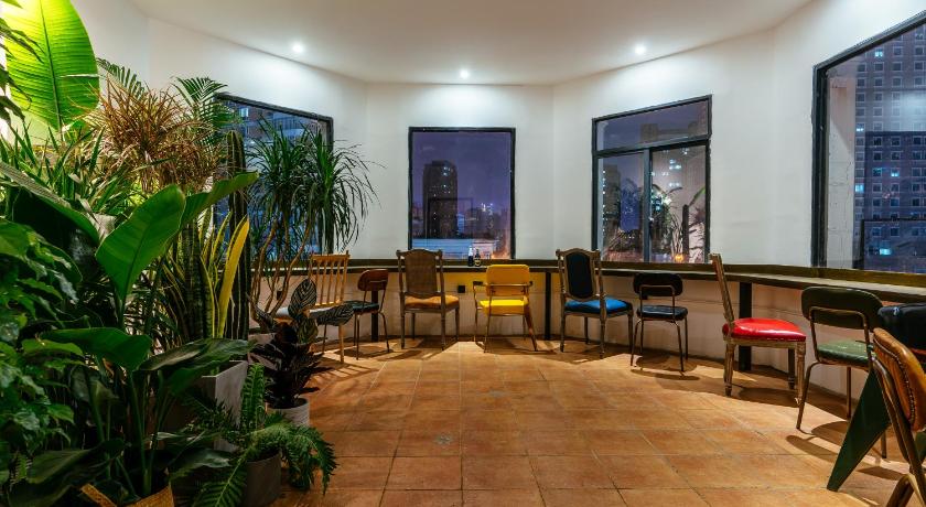 POSHPACKER - Chengdu Local Tea Hostel - Xinnanmen Metro Station – Chengdu, IL