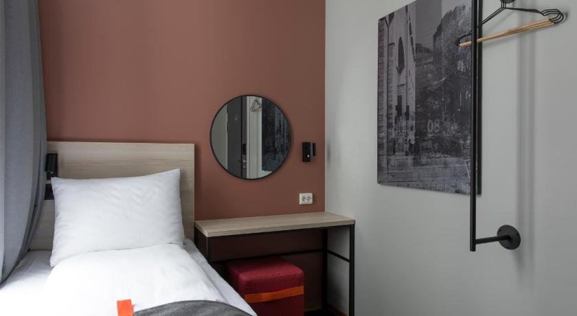 Image of Single Room 8