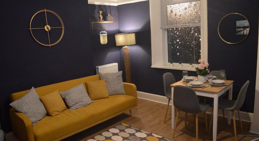 9 bed house (7 Mins) 2 miles from Newcastle centre