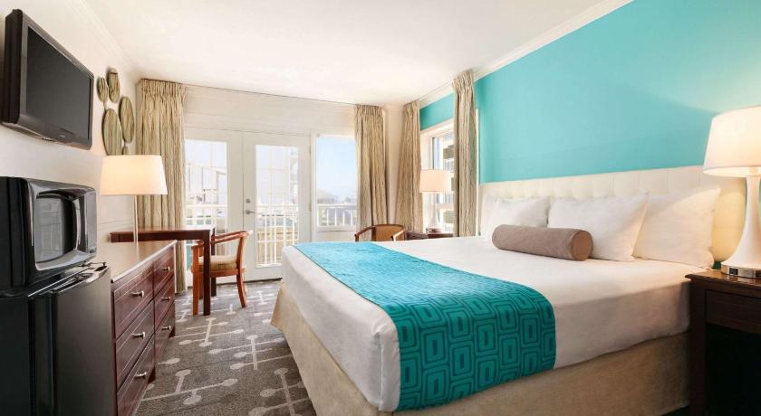 Howard Johnson Plaza Hotel by Wyndham Ocean City Oceanfront