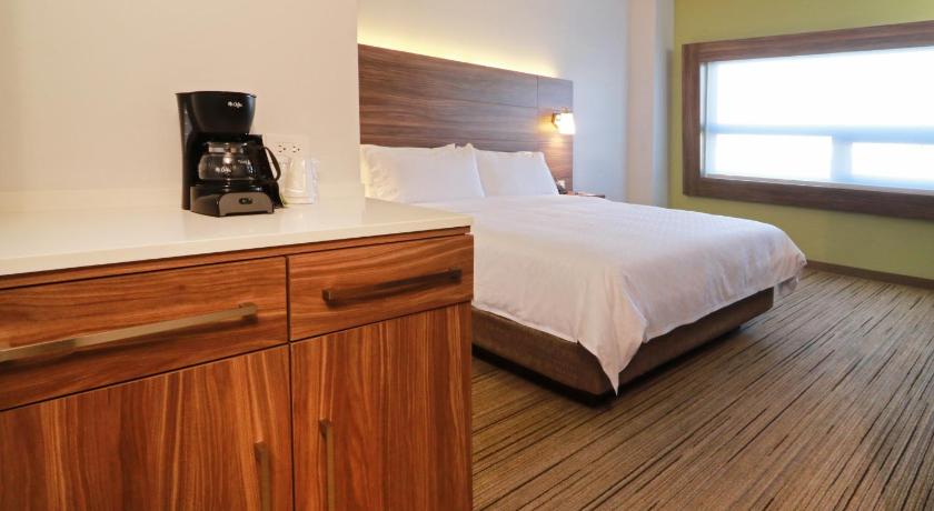 Holiday Inn Express And Suites Ensenada Centro