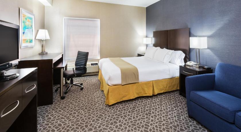 Holiday Inn Express & Suites Burlington - Mount Holly