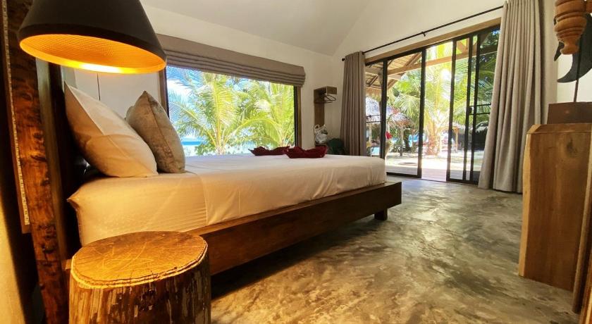 Image of Room Front Sea View 0