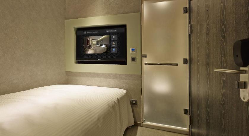 Image of Classic Single Room - No Window 1