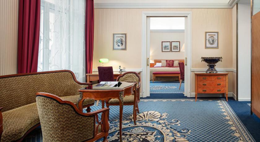 Image of Luxury Suite 0
