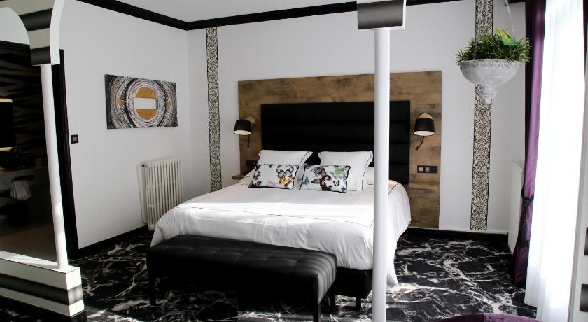 Image of Deluxe Double Room 0
