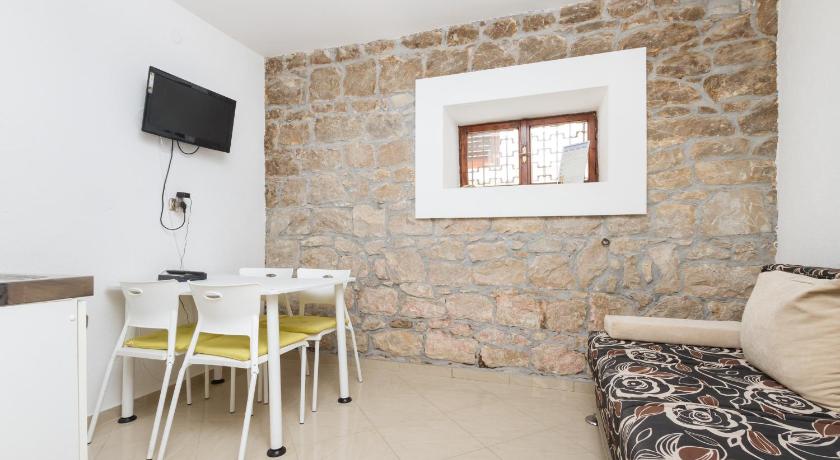 Rooms Pama