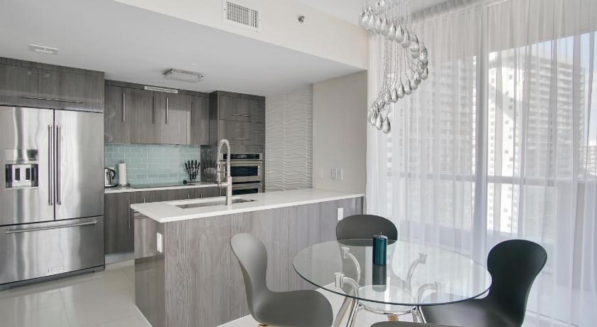 NEW!!! W Brickell Miami- ICON DELUXE LOUNGE with 2 masters