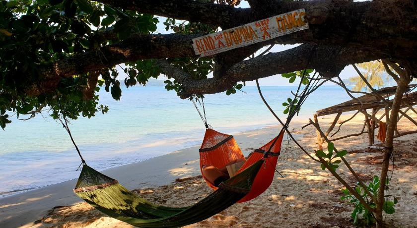 Crusoe Koh Takiev Island