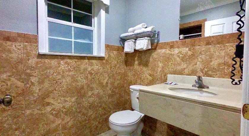 Budget Host Inn photo