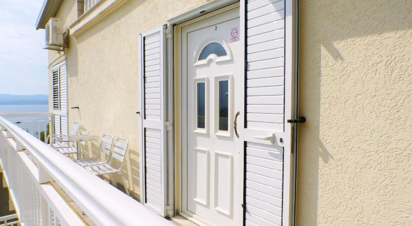 Lokva rogoznica apartment house photo
