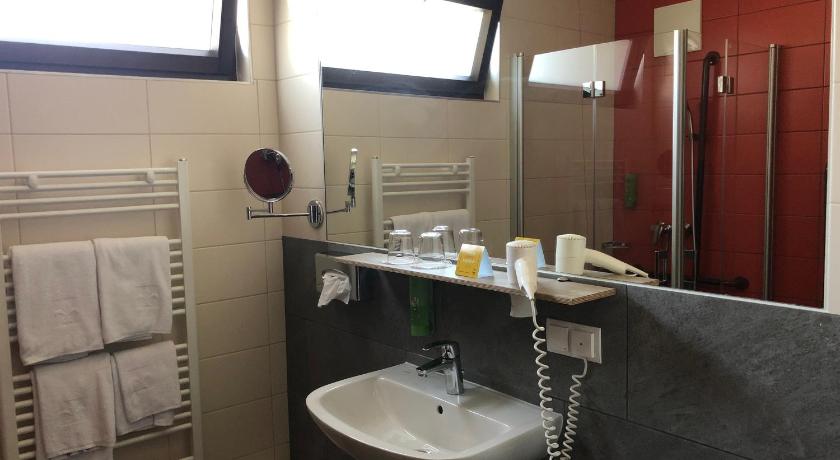 JUFA Hotel Graz Sud photo