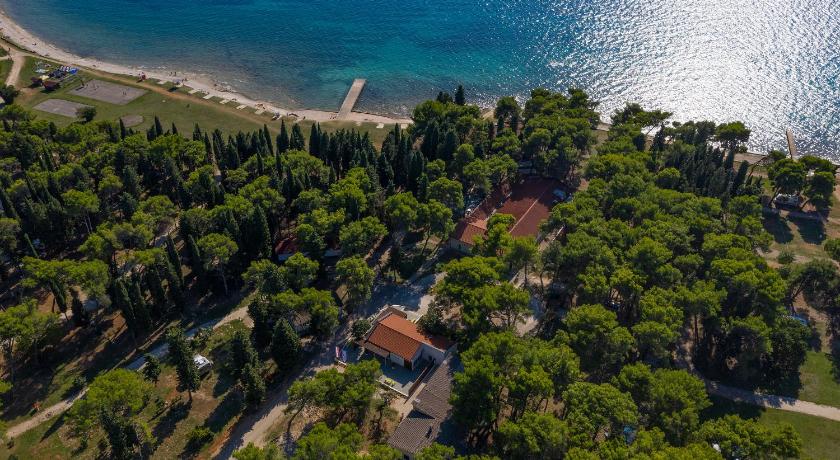 Mobile Homes Camp Pineta - Adriatic Kampovi — Hotel in Fazana