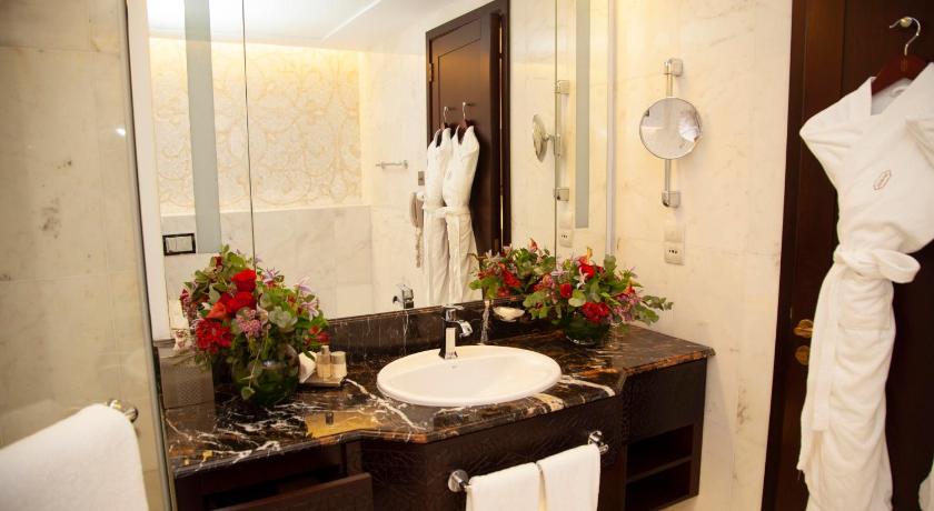 Image of Executive Suite 11
