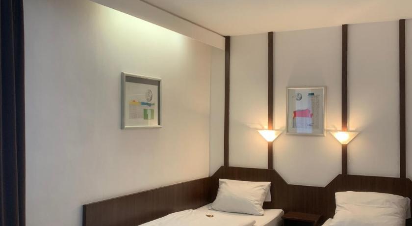 Hotel Mondial Comfort - Frankfurt City Centre photo