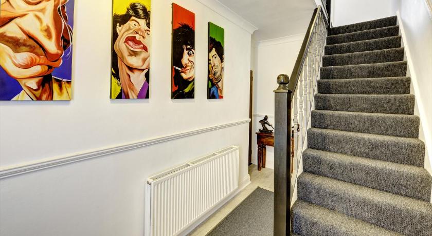 Lusso Apartments, 3 bedroom Canning Town House close to excel ! — Hotel in London