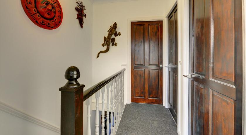 Lusso Apartments, 3 bedroom Canning Town House close to excel ! photo