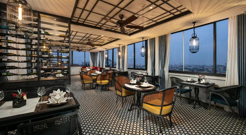 Hanoi Shining Central Hotel and Spa 5-Star Hotel lobby